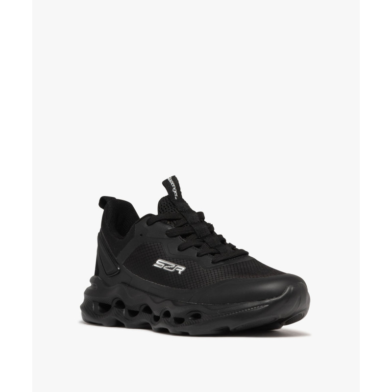 Baskets homme jogger légères à semelle épaisse perforée - Slazenger Baskets homme jogger légères à semelle épaisse perforée - Slazenger